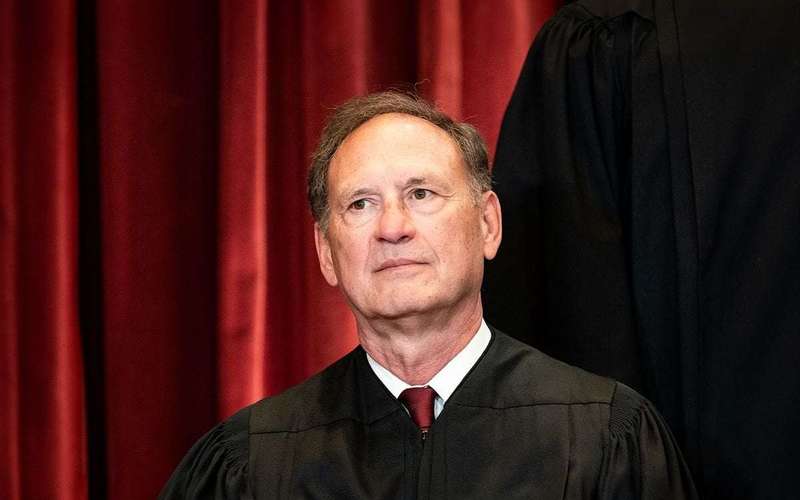 image for "Out of control": Legal experts say Justice Alito's "Stop the Steal" symbol is a huge red flag