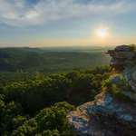 image for A Crag overlooking the Ozark Mountains of Arkansas [OC][3000x2000]