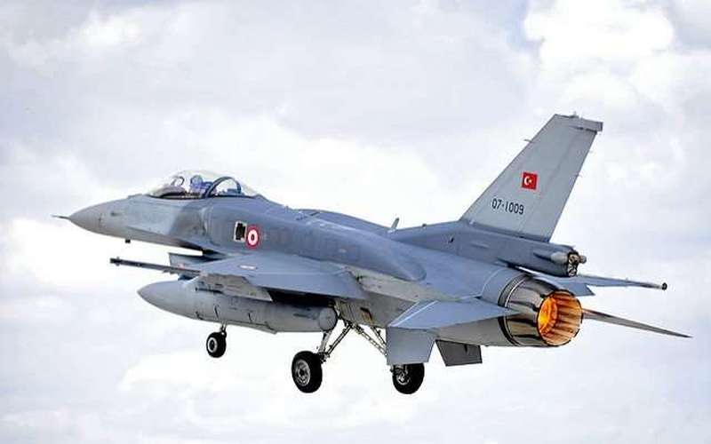 image for EU warns Turkey after it violates Greek airspace 141 times in one day