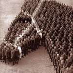 image for American Soldiers paying tribute to the over 8 Million Horses, Donkeys and Mules that died during WWI (1918)