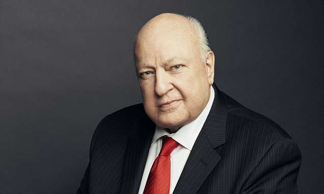 image for Roger Ailes dies after hitting head at his Florida home
