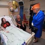 image for Queen Elizabeth meeting Manchester terror victim