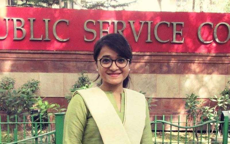 image for Meet Ummul Kher who battled bone disorder, unsupportive parents, lived in a slum and cracked UPSC exam