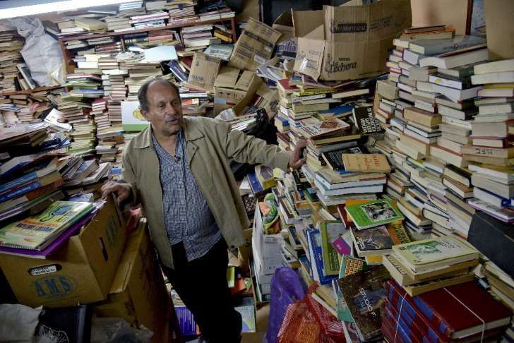 image for Colombian garbage man builds library from discarded books