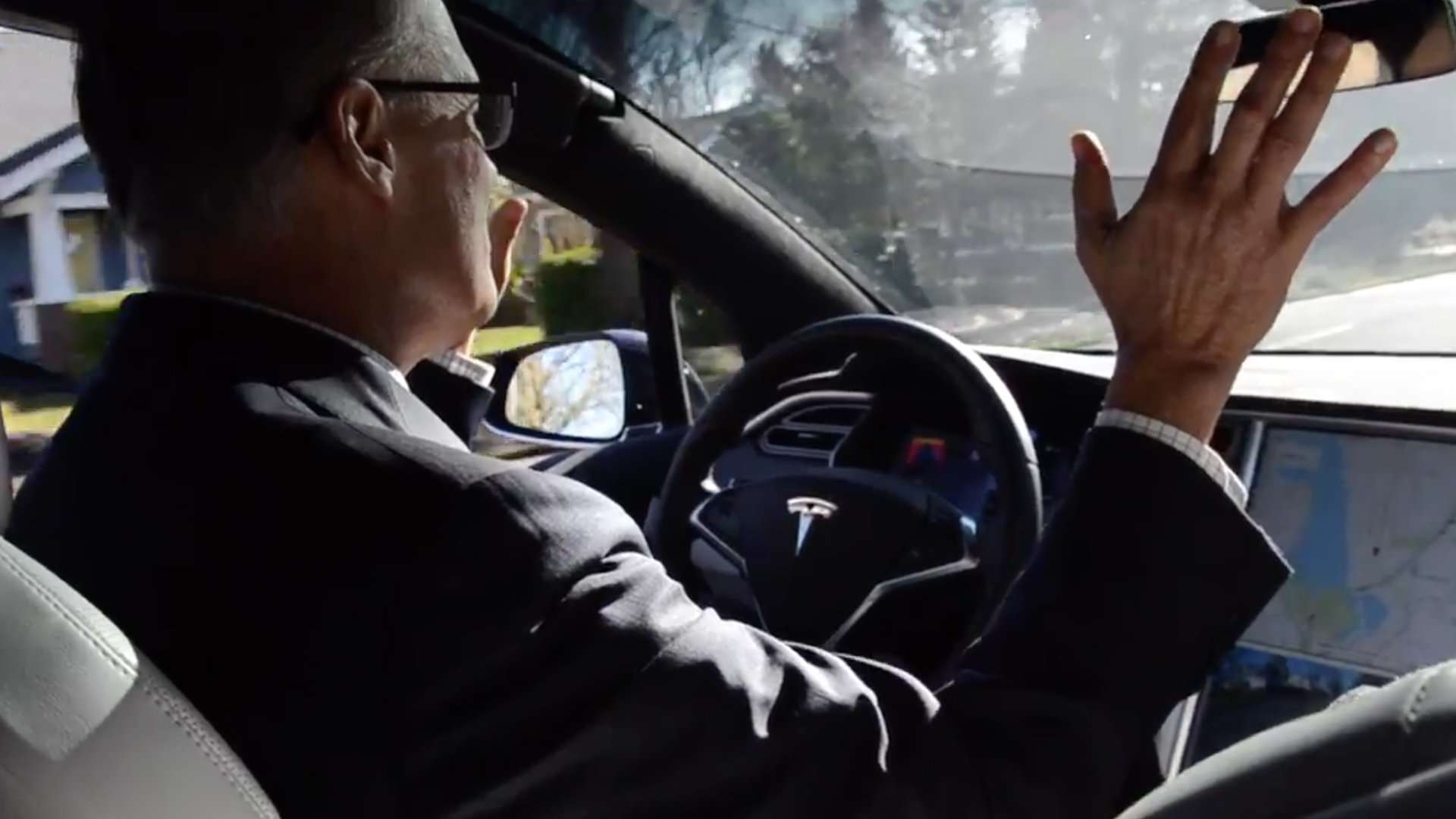 image for Washington Governor Calls Self-Driving Car Tech 'Foolproof,' Allows Tests Without Drivers