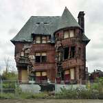image for An abandoned home in Detroit [1513x1200]
