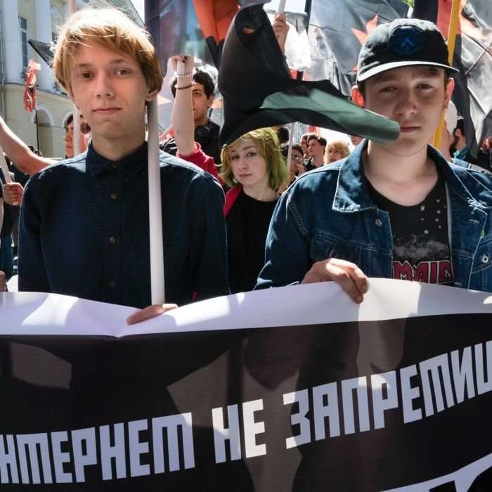 image for Thousands march through Moscow for internet freedom as Russia cracks down ahead of election