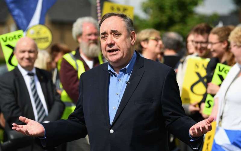 image for Alex Salmond: Trump is ‘a complete and utter nincompoop’