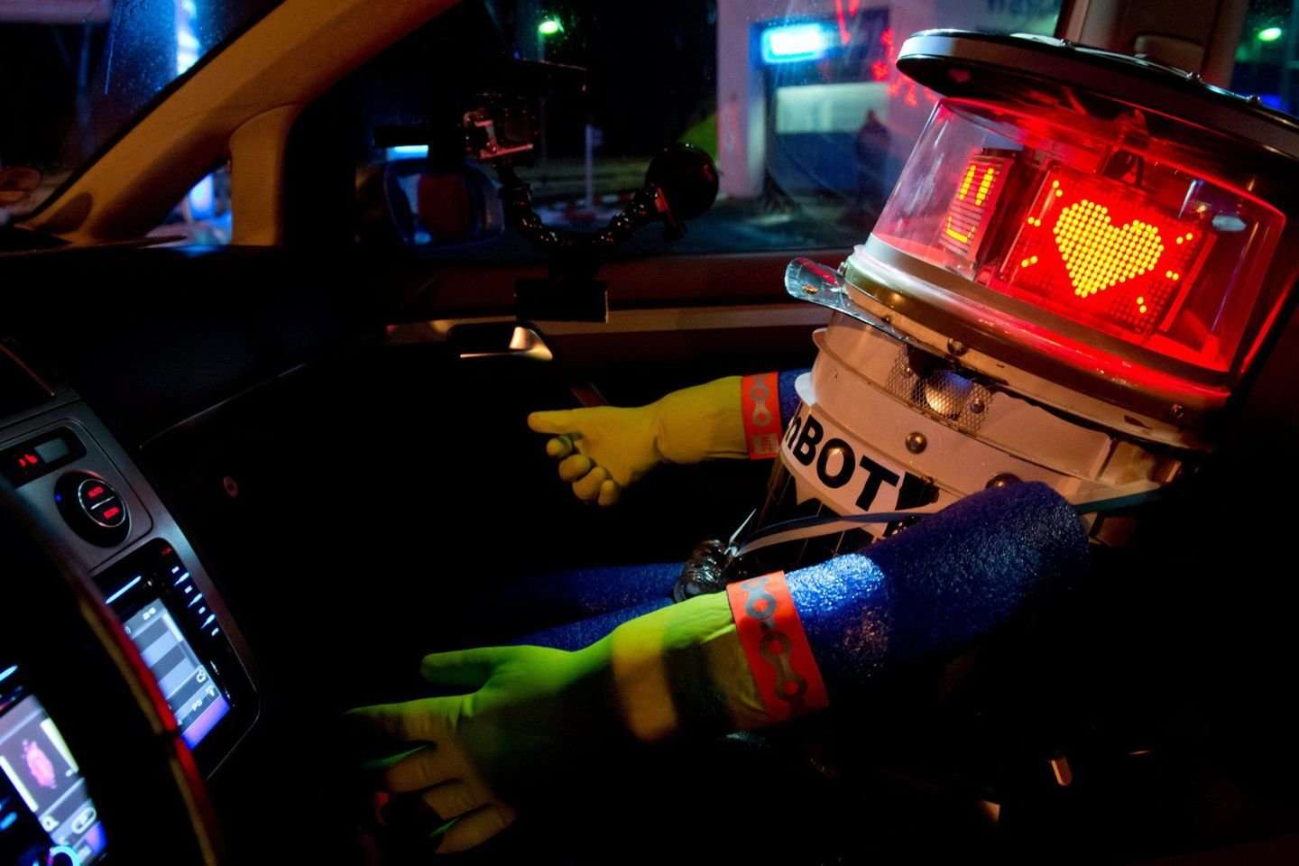image for Hitchhiking robot that relied on human kindness found decapitated