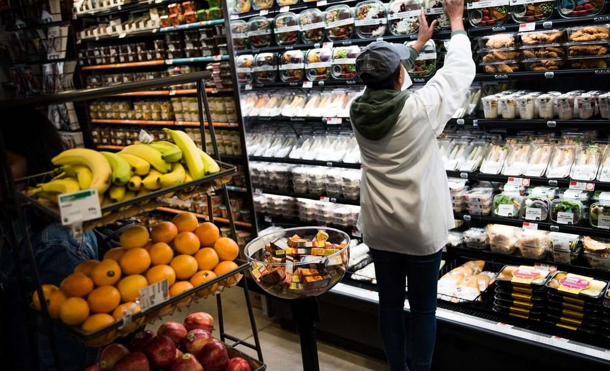 image for Amazon Cuts Whole Foods Prices as Much as 43% on First Day