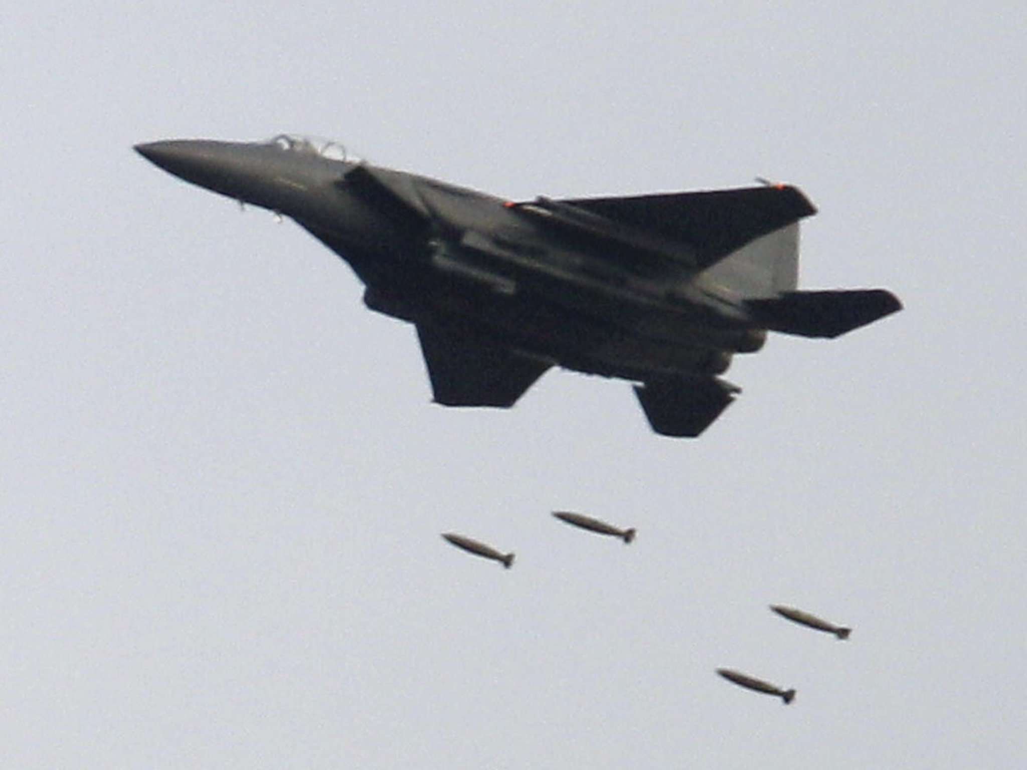 image for South Korea drops eight heavy bombs near North Korea border to show 'overwhelming force'