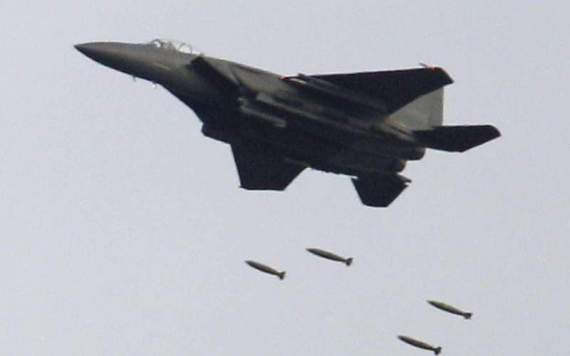 image for South Korea drops eight heavy bombs near North Korea border to show 'overwhelming force'