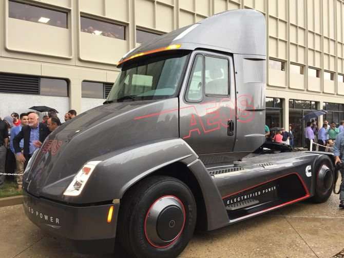 image for Cummins beats Tesla to the punch by revealing electric semi truck
