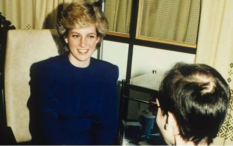 image for How Princess Diana changed attitudes to Aids