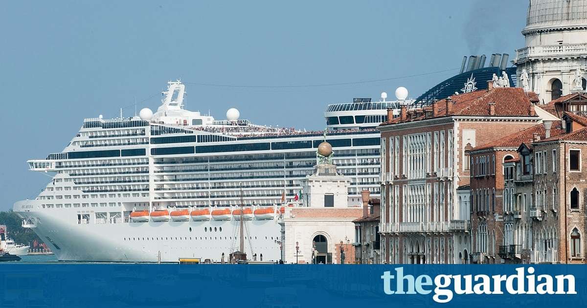 image for Cruise ships showed contempt for customers by breaking clean air pledge, report says