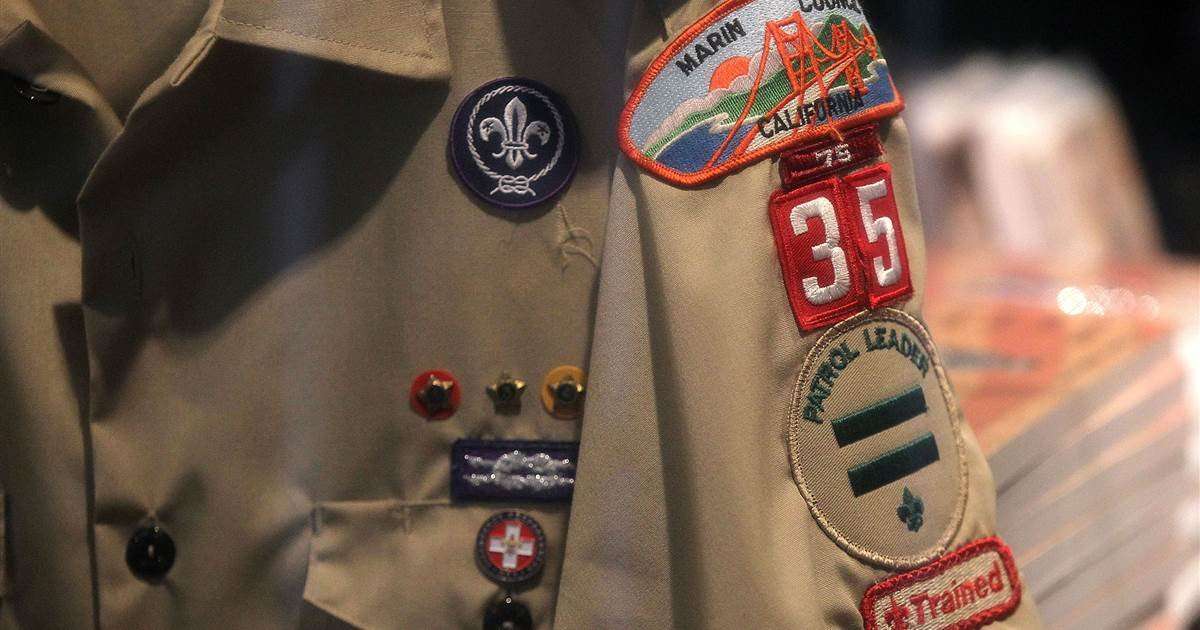 image for Boy Scouts Will Admit Girls, Allow Them to Earn Eagle Scout Rank