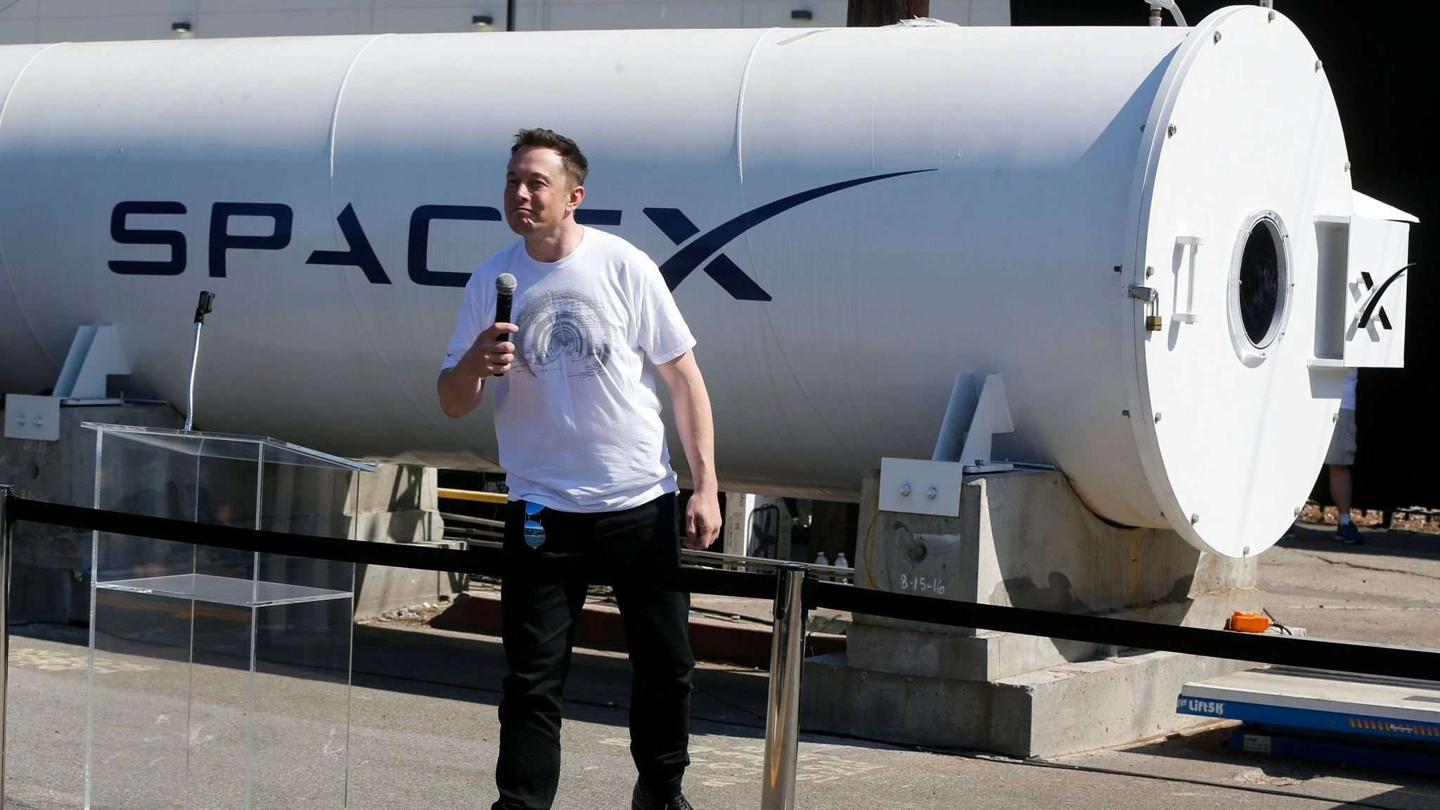image for Elon Musk to start hyperloop project in Maryland, officials say