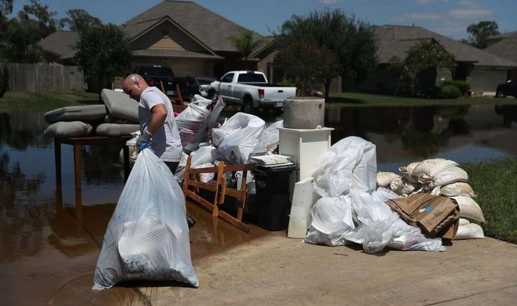 image for Texas city requires Israel pledge for hurricane relief