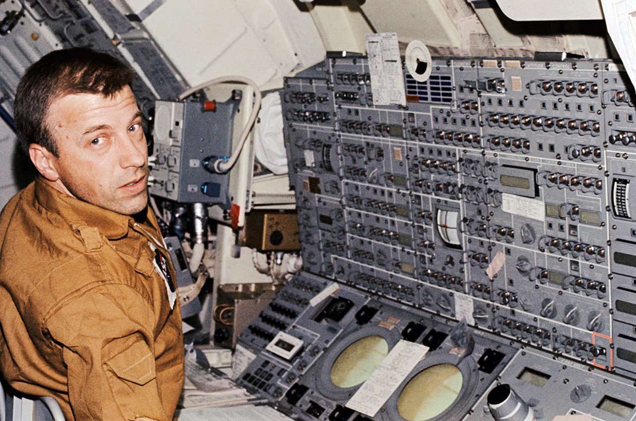 image for Astronaut Paul Weitz, helped save Skylab, commanded Challenger, dies at 85