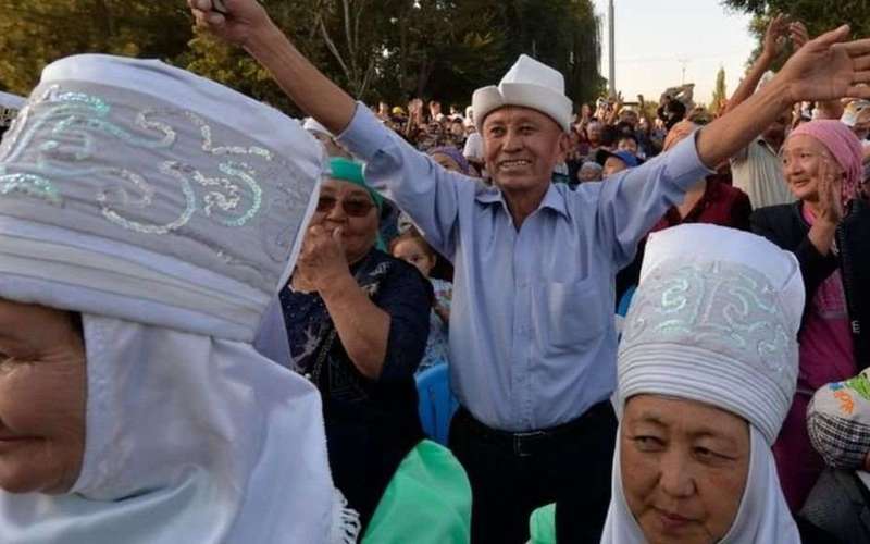 image for Kyrgyzstan election: A historic vote, but is it fair?