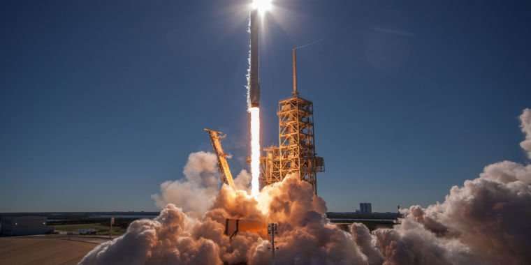 image for Breitbart, other conservative outlets escalate anti-SpaceX campaign