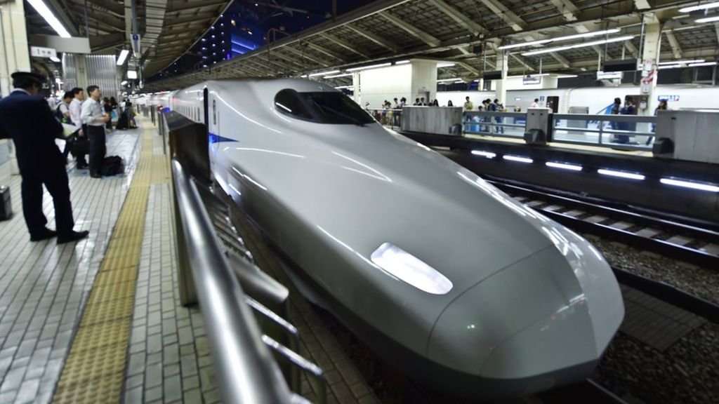image for Apology after Japanese train departs 20 seconds early