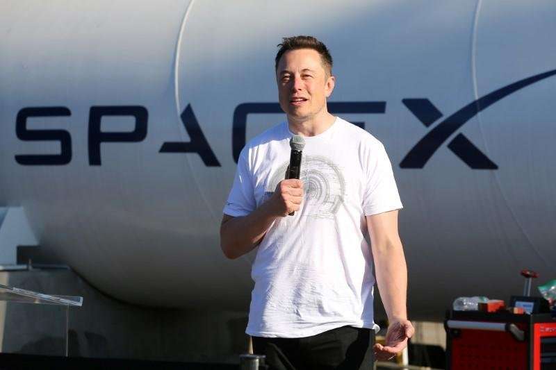 image for Rocket maker SpaceX raises another $100 million