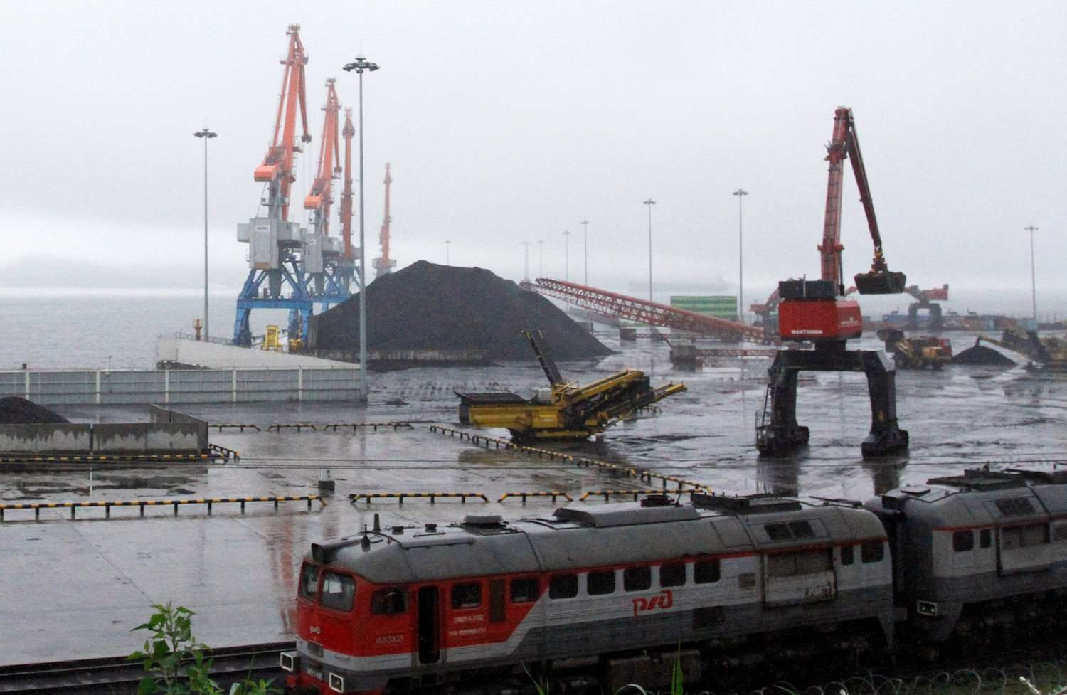 image for China spoils the launch of world’s first electric cargo ship by using it to haul coal