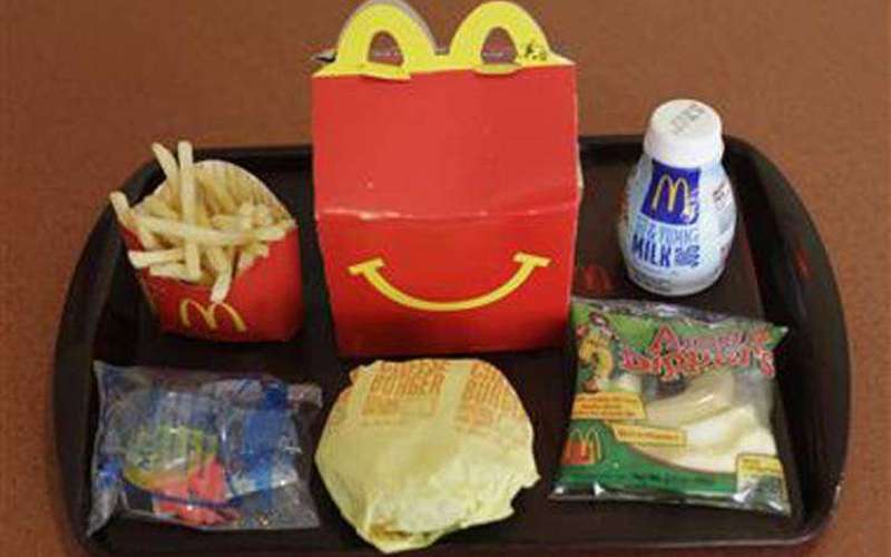 image for Ad bans lead to less fast food eating in Quebec, study says