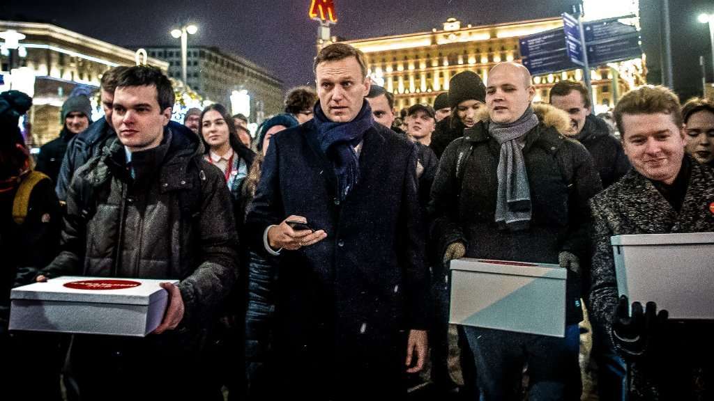 image for Thousands rally in support of Russian opposition leader Navalny