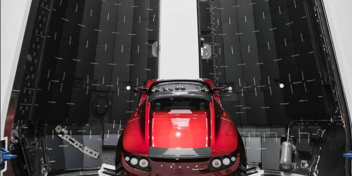 image for Elon Musk Makes It Official: Falcon Heavy is Taking Tesla Roadster to Mars