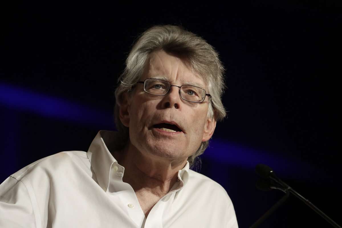 image for Stephen King aims to help bookstore owner who lost collection