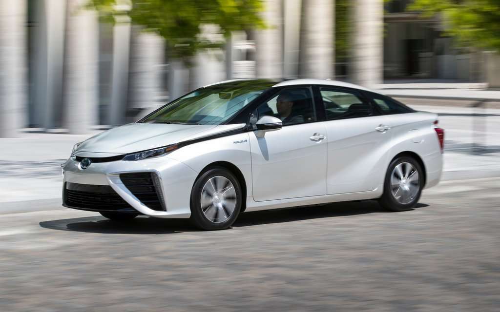 image for Toyota Surpasses 3,000 Mirai Hydrogen Fuel Cell Vehicle Sales