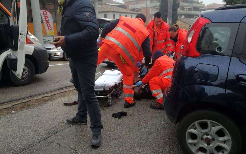 image for Italy drive-by shootings: Gunman 'targeting black people' opens fire on pedestrians in city of Macerata