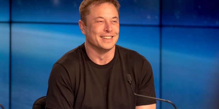 image for Elon Musk: I will “eat my hat” if a competitor’s rocket flies before 2023
