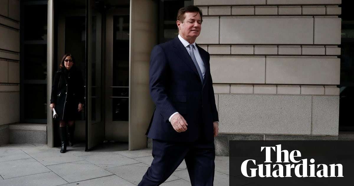 image for Mueller files new charges against ex-Trump aides Manafort and Gates