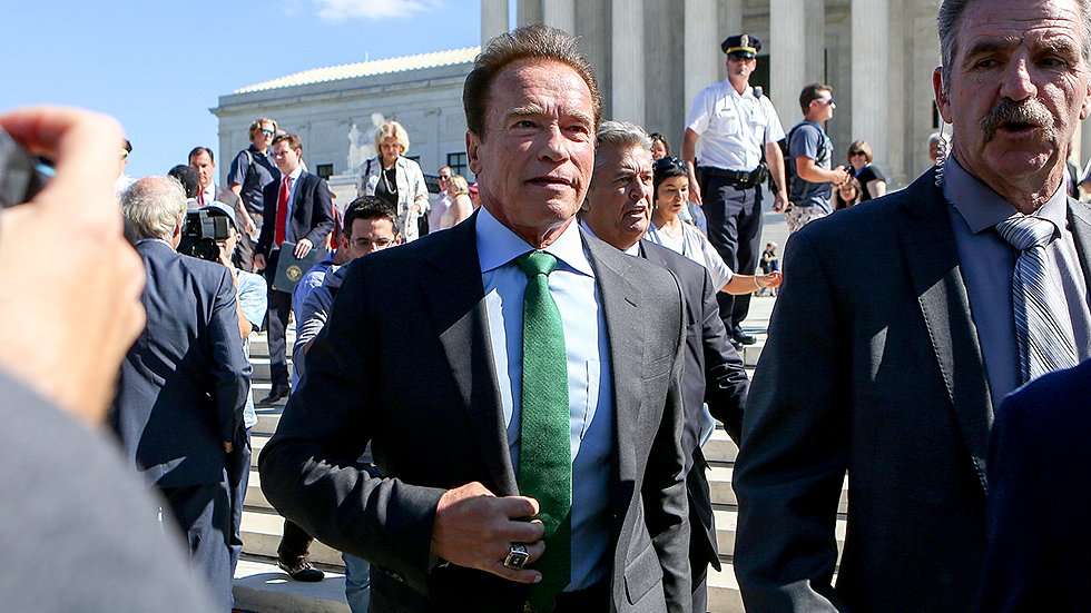 image for Schwarzenegger planning to sue oil companies for 'knowingly killing people all over the world’