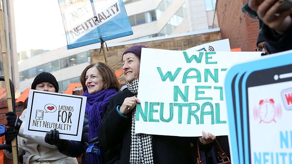 image for ACLU urges cities to build public broadband to protect net neutrality