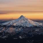 image for Oregon's Mount Hood at Sunset. Took this out of my airplane window coming back from Chicago. OC [5184x3828]