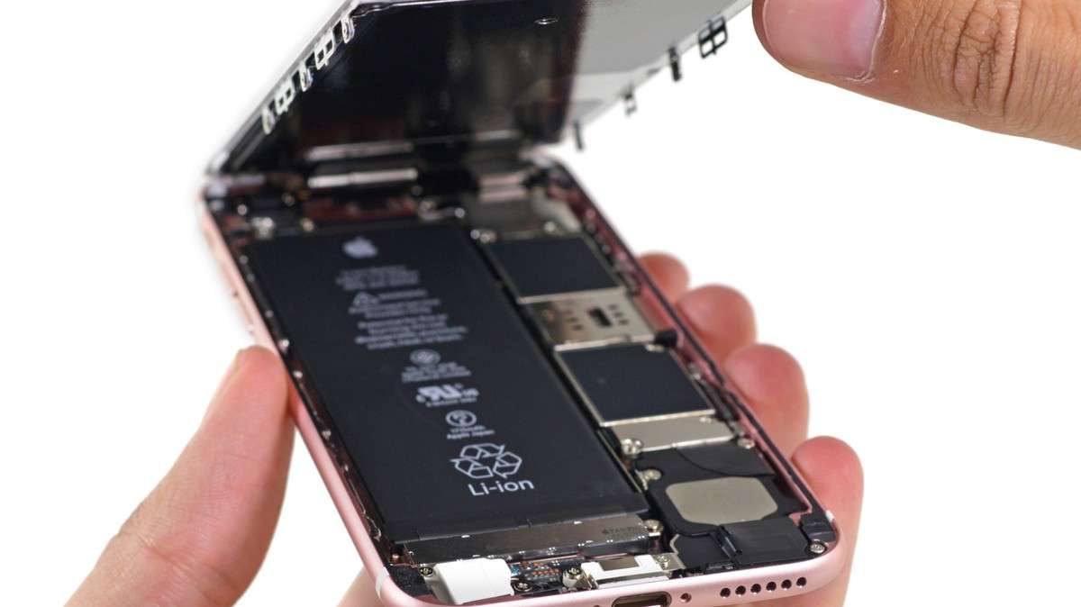 image for Apple Sued an Independent iPhone Repair Shop Owner and Lost