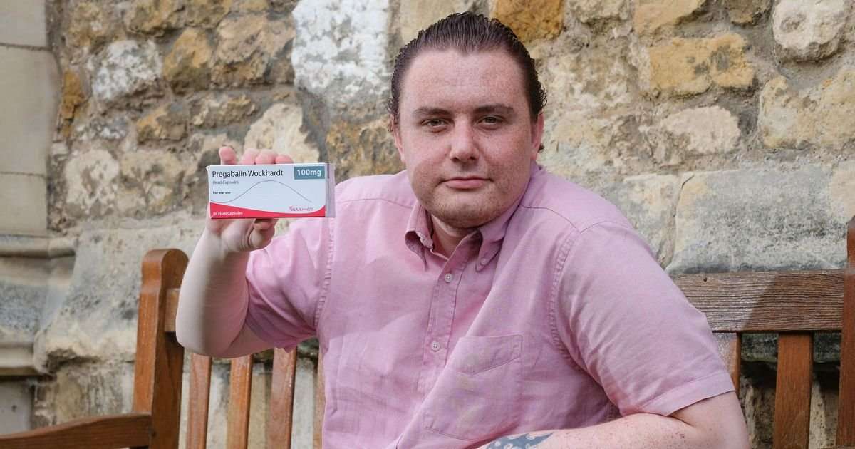 image for Man declares he is now attracted to men after taking painkillers