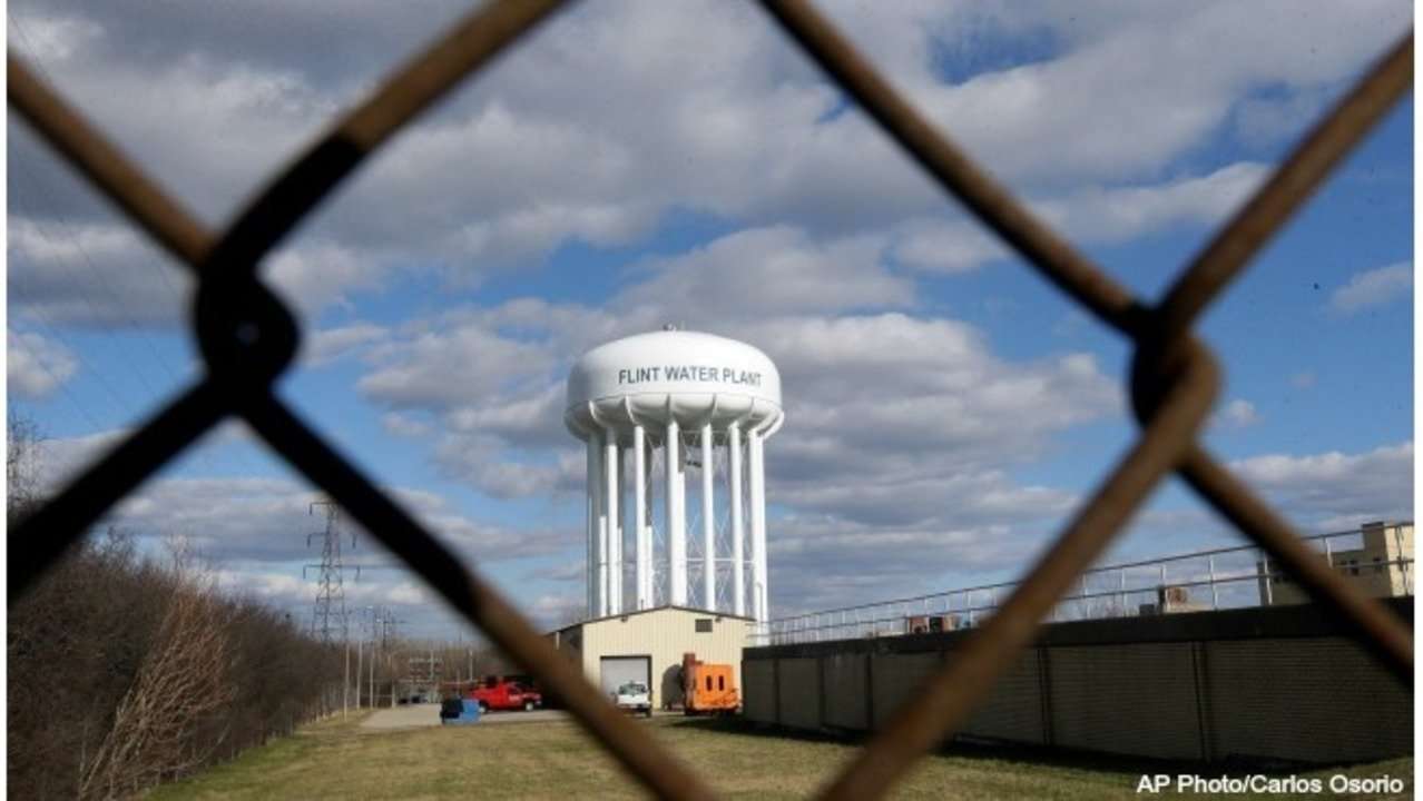 image for Flint water flagged as poor weeks before free bottles ended