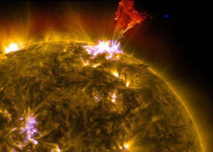 image for Solar wind versus fusion: How does the Sun lose mass?