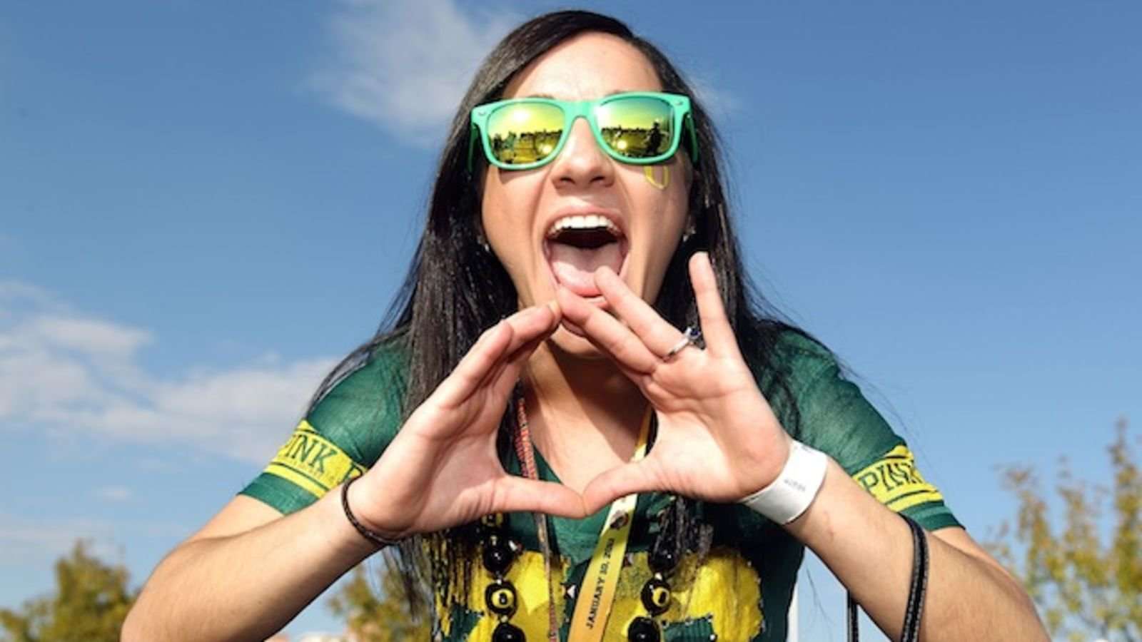 image for When Oregon Fans Make The "O" Symbol, They're Screaming "Vagina" In American Sign Language, New York Times Reports
