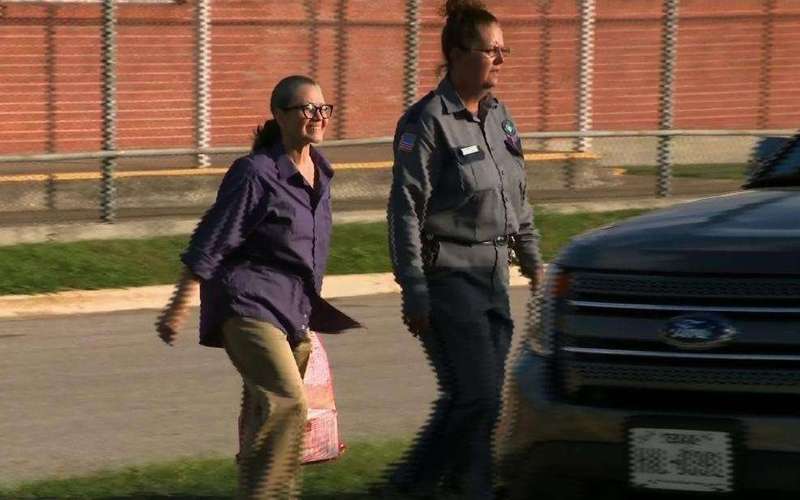 image for Texas woman who ran over cheating husband released from prison