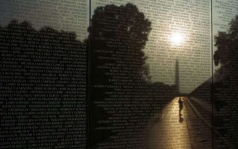 image for This 21-Year-Old College Student Designed the Vietnam Veterans Memorial