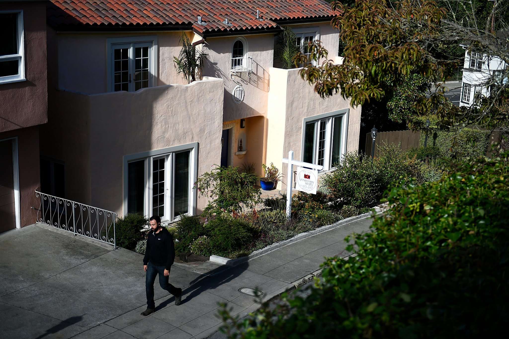 image for San Franciscans need to earn $333,000 a year to buy a median-priced home