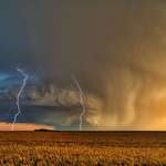 image for Supercell Lightning, Kansas [OC] [7744 x 4099]