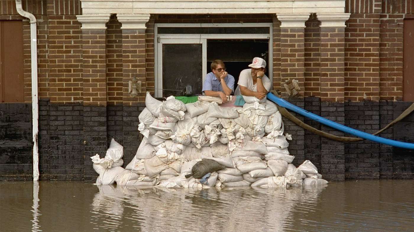 image for Levees Make Mississippi River Floods Worse, But We Keep Building Them