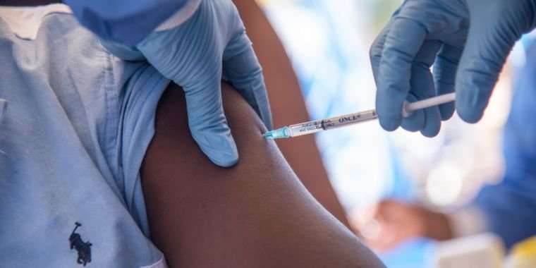 image for Vaccination method that wiped out smallpox gets unleashed today on Ebola